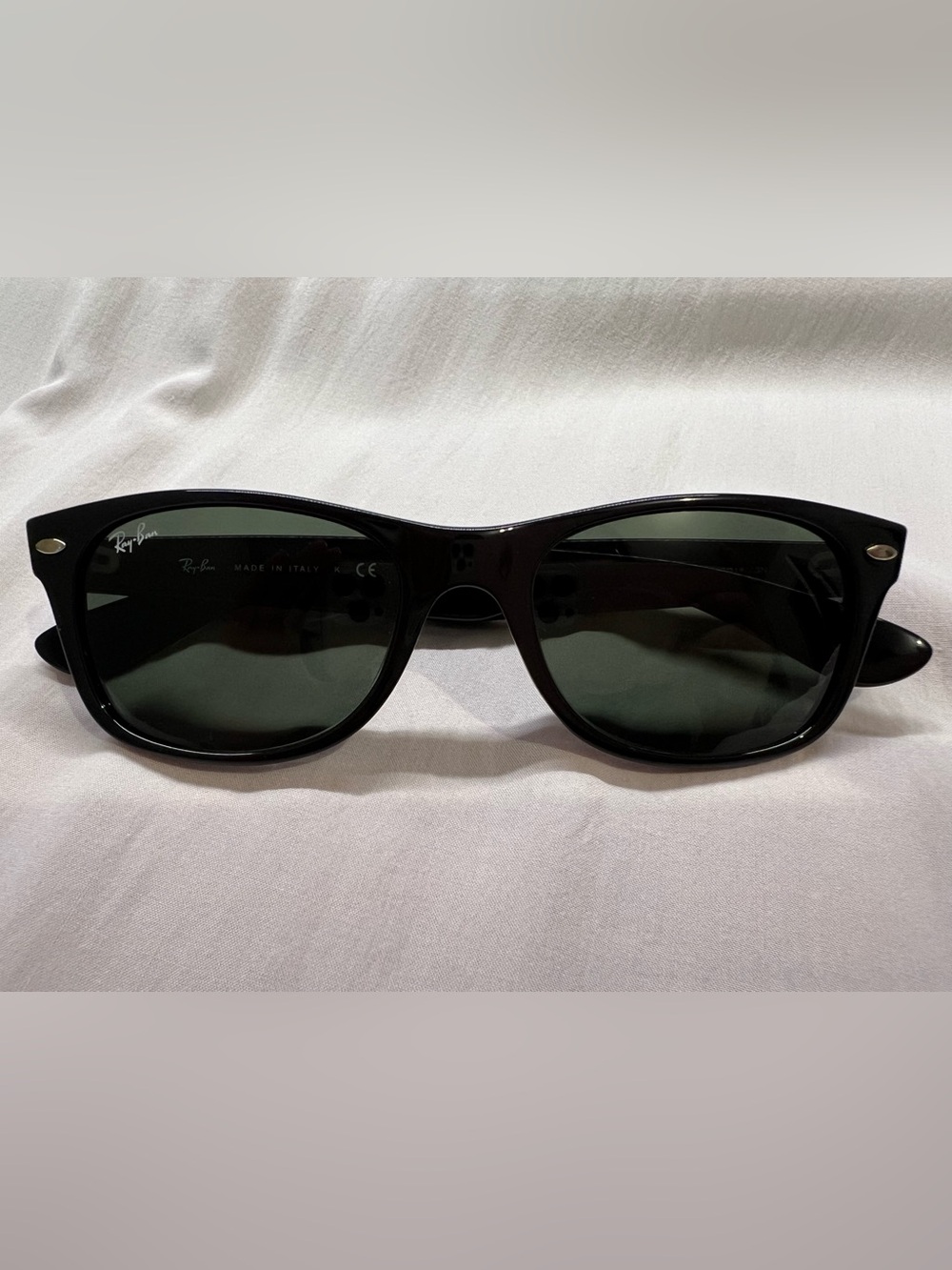 Ray-Ban Sunglasses - RB 2132
